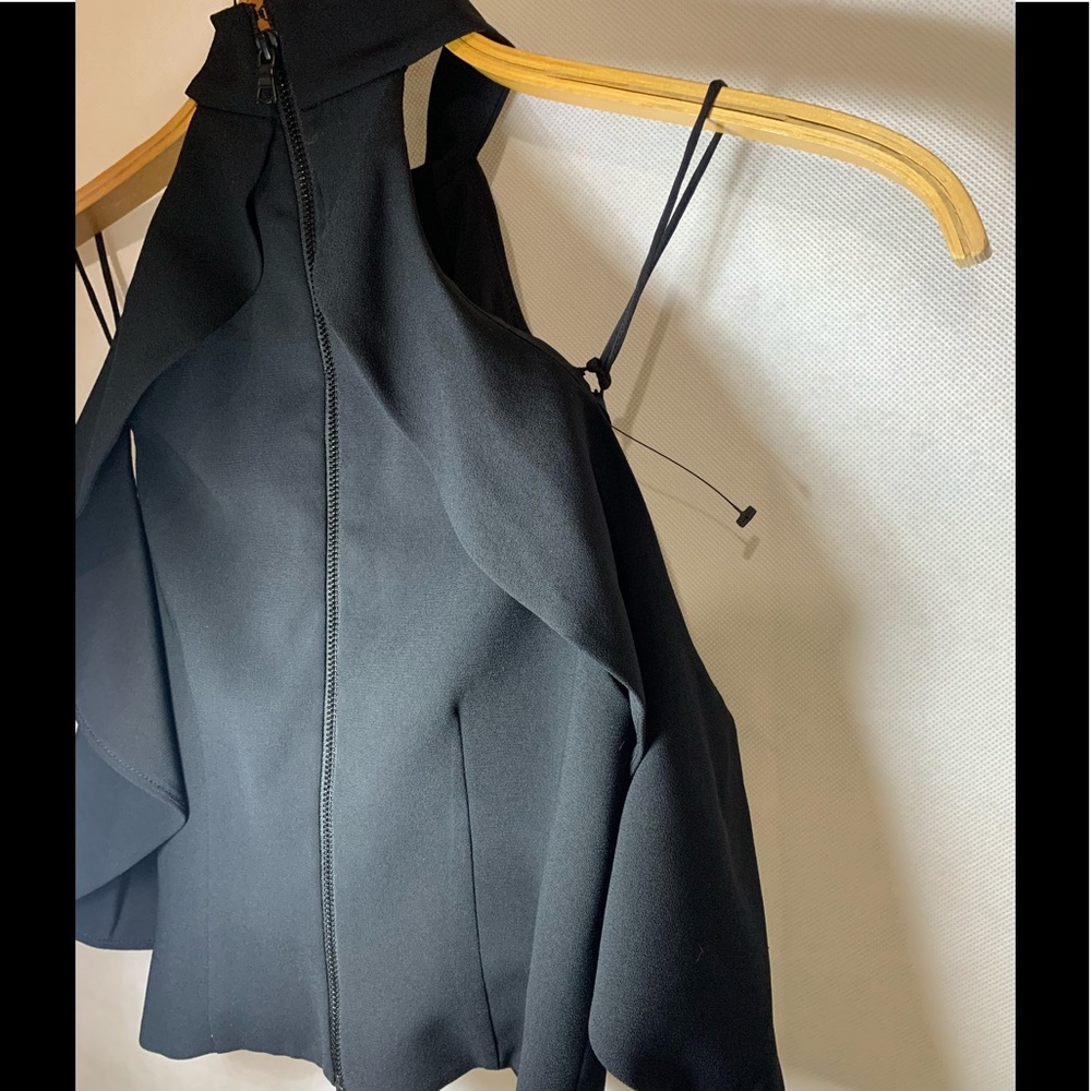 Alice + Olivia Black Cold-Shoulder Ruffle Halter Top - Picture 12 of 12